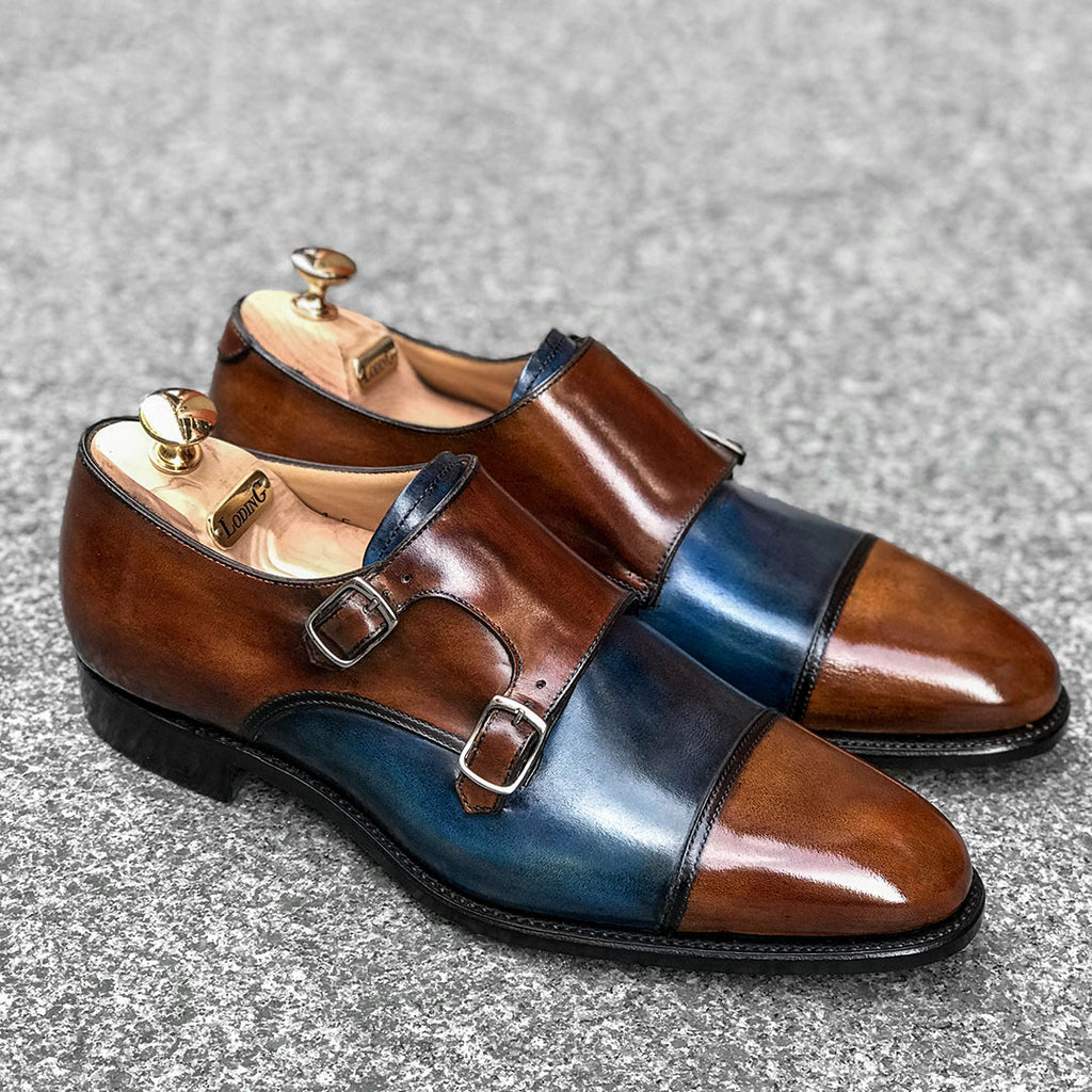 Chaussures double boucle patinées bleu et marron