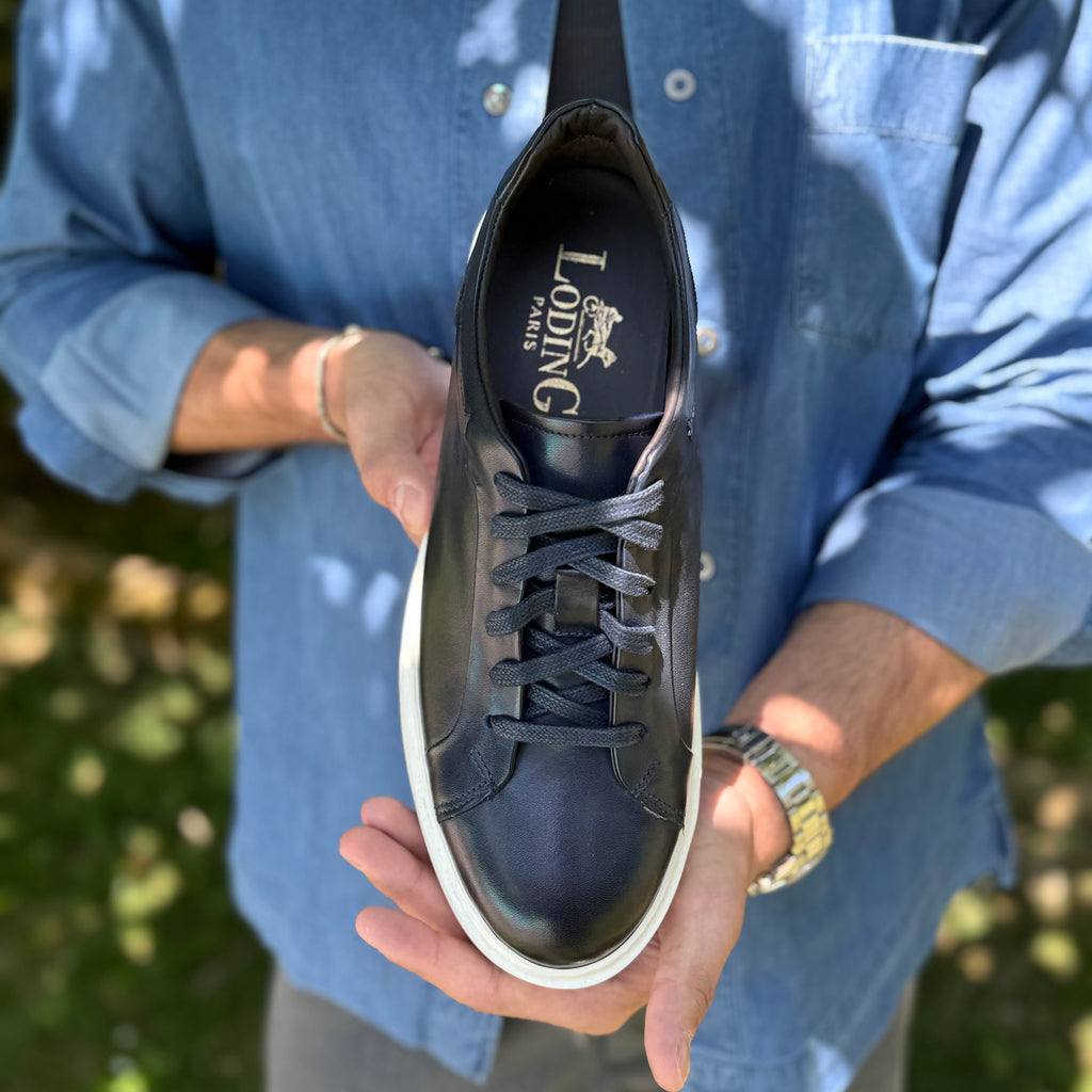 Sneakers en cuir patiné bleu marine pour homme