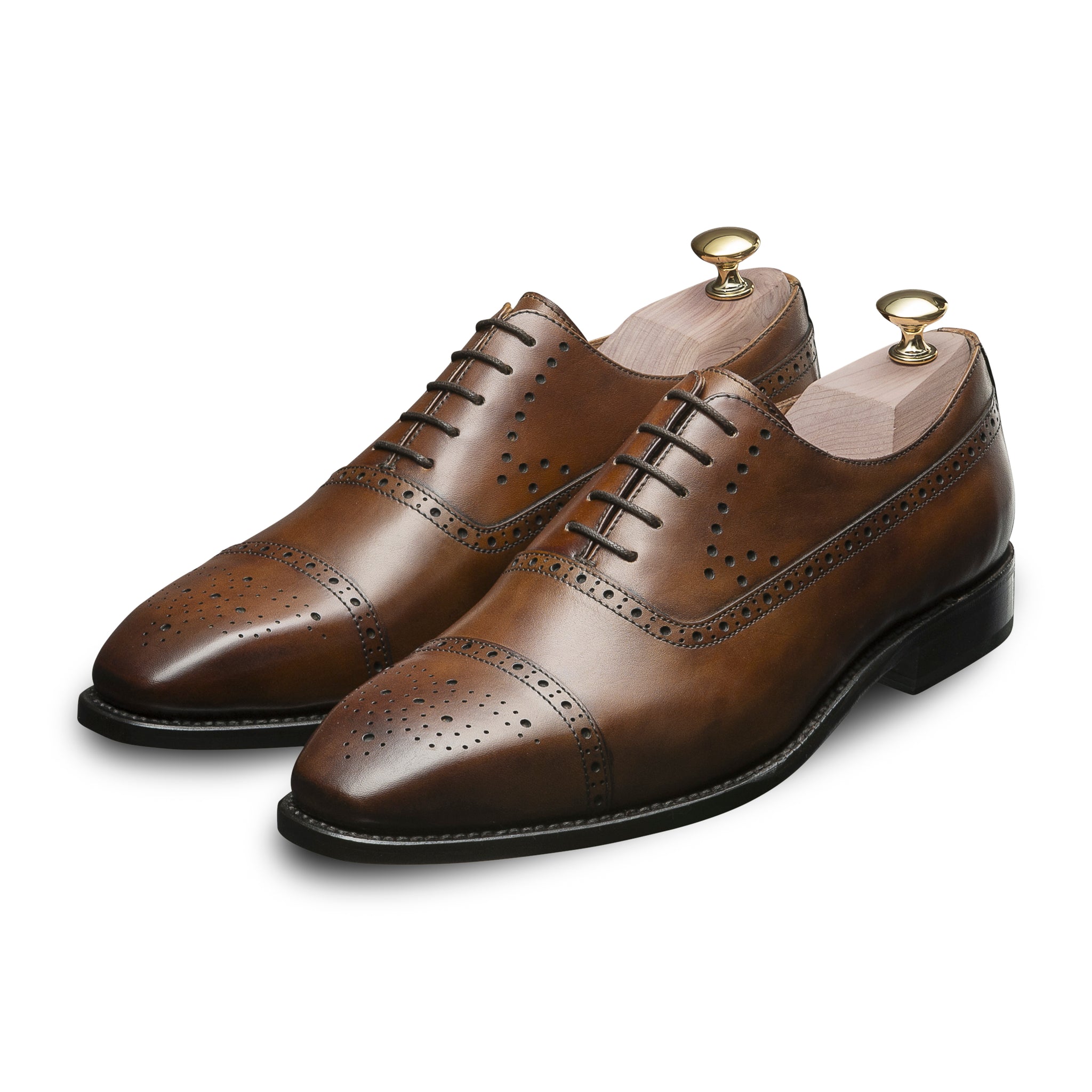 Brogue Oxford shoes in armagnac in box calf LodinG