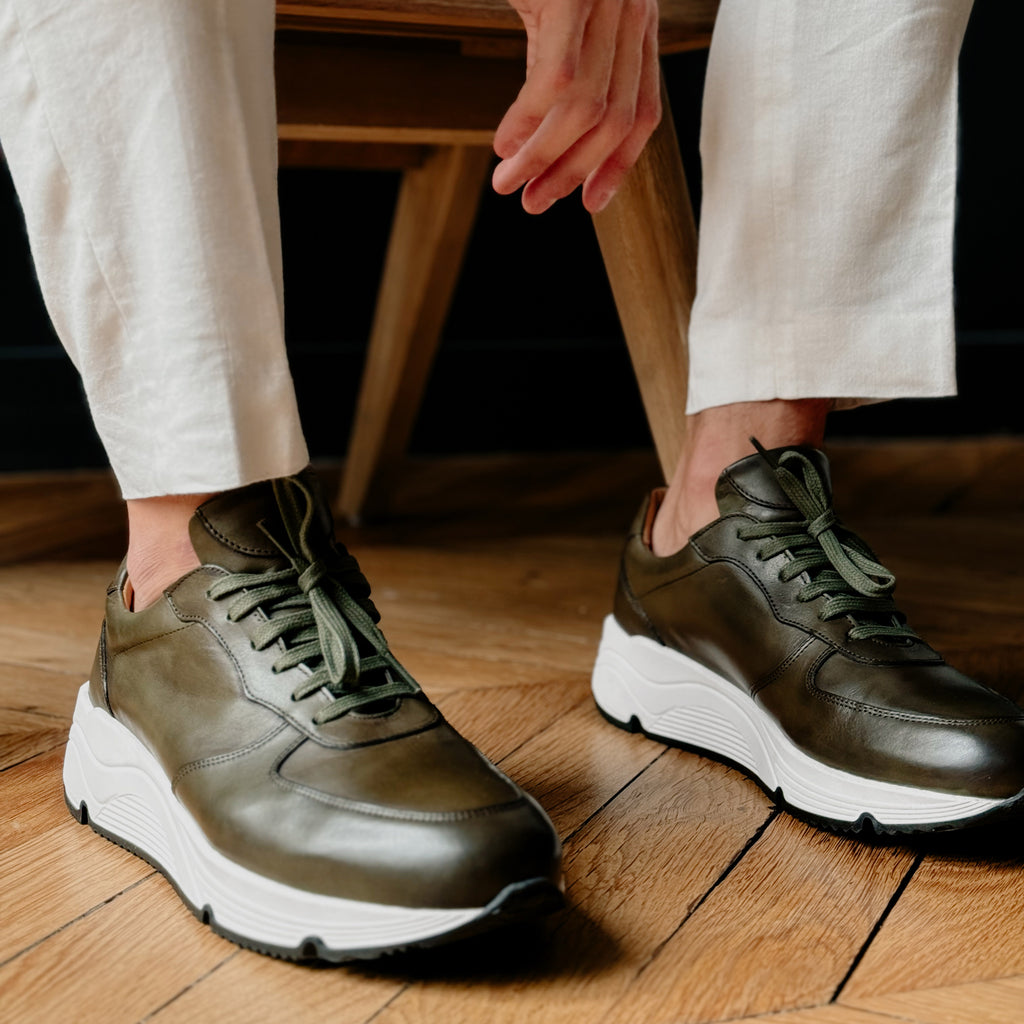 sneakers habillés en cuir vert kaki pour homme