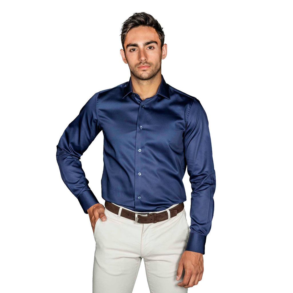 swatche, En satin de coton bleu marine chemise cintrée sans repassage, homme Loding 